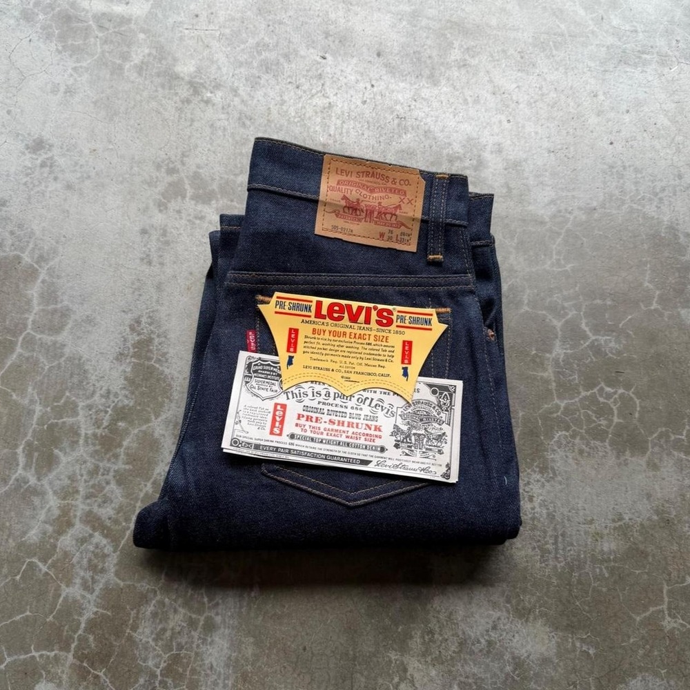 True vintage 1981 Levi's 505 0217 Deadstock straight fit denim jeans 30x33